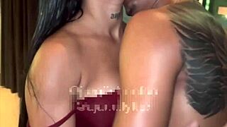 hey babe 😏 fudendo this wet little pussy got me screaming already 💦