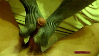 getting intimate with luna green's feet in homemade fetish play