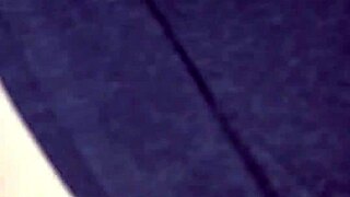 MARIDO CHAMA FUNCIONÁRIO PAUAZUDO PARA FODER ESPOSA PUTA E CORNO HUMILHADO NA FRENTE DELA