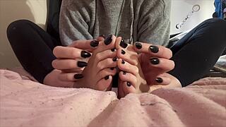 ARTEMISIA'S MILF FEET FETISH WITH LONG NAILS AND HAND WORSHIP SESSION