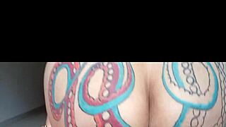 😍 Hanzzell Guerrero's hubby pounds her big ass in apartment living room amateur casting!