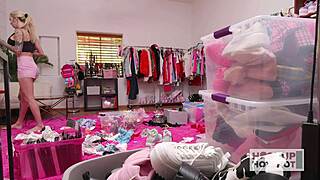 see cassidy luxe's curves steal the photoshoot spotlight