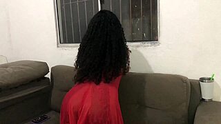 serviço de quarto hospede nao aguenta ver a faxineira de lingerie ja sabem oque acontece