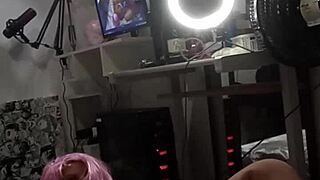 Masturbating the young pussy with sex toy