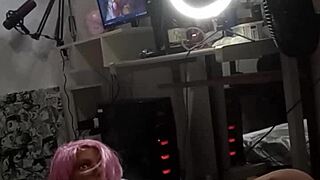 Masturbating the young pussy with sex toy