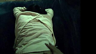 apurate por favor mi esposo va a llegar la vecina y yo cogemos a escondidas muy rico