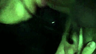 Mamada humeda y descuidada a altas horas de la noche con labios perfectos