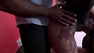 casada queria levar rola no cu e na buceta corninho filmou tudo completo no red