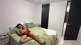Mi hermanastra llega despues de su campamento y recibe la mejor follada