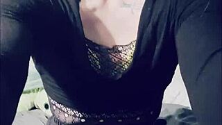 i’m willowyours goth femboy babe here to play