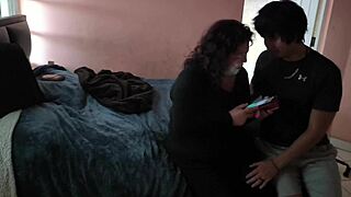 por primera vez tengo sexo con la mamá de mi amigo resultó ser toda una puta