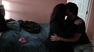 por primera vez tengo sexo con la mamá de mi amigo resultó ser toda una puta