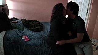 por primera vez tengo sexo con la mamá de mi amigo resultó ser toda una puta