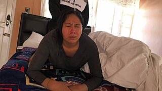 a m� vecina le duele la vagina de tanto tener sexo conmigo todos los d�as su esposo no sabe nada