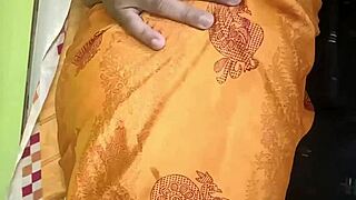 Long lip lock romance with tongue kiss – hot mallu couple in saree part -1