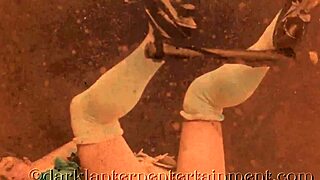 復古スウィンガー試み：ダークランタンエンターテイメントがヴィクトリアン紳士のエロ告白を生き生き再現、毛むくじゃらグループファン