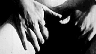 私の秘密の人生、ヴィンテージエロティカで毛むくじゃらのマンコをファック。レトロビーバーアクションに飛び込め！