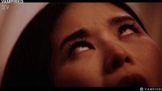 ナーディーなヴァンパイアLeana LovingsがRikako Katayamaを噛み、アジアンなマンコを渇望するレズフレンシー