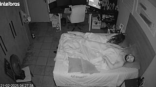 Omule, au uitat complet camera în timp ce se dezlănțuiau în pat! 😜