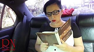 Hei! Luin juuri villin kolmikkotarinan pomoni vaimosta?