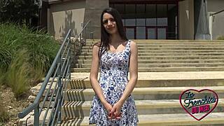 Hé, kun je me helpen, Candie, mijn wilde brunette fantasieën uit te leven met groepsactie?