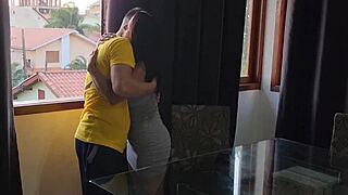 Am profitat când soțul tundea iarba.