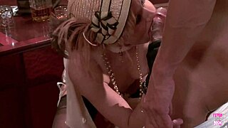 Was wenn ein 1920er-Gentleman eine Büro-Gruppensex-Orgie veranstaltet?