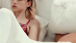 Tu veux voir un couple baiser fort jusqu'à ce que le sperme coule sur sa chatte ? Partie 1