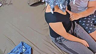 내 의붓처남이 몰래 들어와서 나랑 섹스해