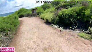 Petit couple amateur 18+ s'échappe pour baise sauvage publique sur la plage en vacances