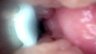 De près, la salope à chatte béante extrême supplie pour creampie en domination