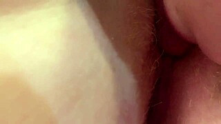 继兄第一次舔我处女红阴户