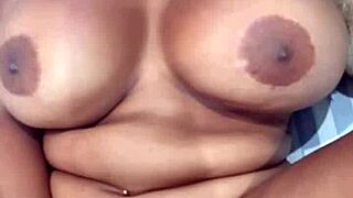 शीला ऑर्टेगा चूत में लंड और वाइब्रेटर साथ में ले रही है