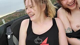 Offentlig pige-pige masturbation race på åben vej efterlader mig længselsfuld efter orgasme med Laceykaye og Sharkqueen