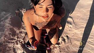 Kom og se meg bli vill på de naughtiest strandsesongene, teaser hardt.