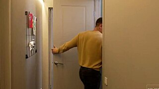 Mostohatestvérek beleugranak a csoportszexbe. Vad éjszakájuk kibontakozik