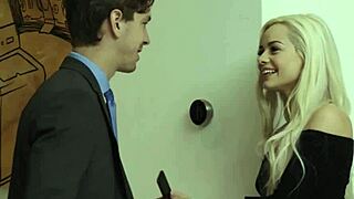 Interna de birou Elsa Jean în sfârșit fute șeful în ultima zi