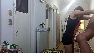 Секси жена превращает мужика в шлюху