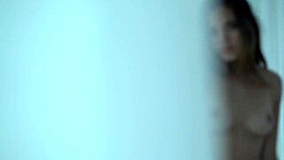 Gata exótica Keilani Kita mama e fode em cena hardcore sensual