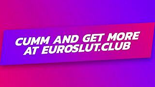 Euro-slet stopt gebruikte vieze sexy panties in wilde masturbeersessie tot orgasme