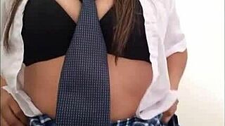 Wah, mahasiswi 18+ tari sensual di ruang sutradara, panas banget!