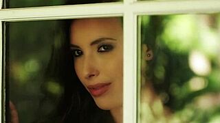 Teen taboo follada duro en escena erótica de perrito